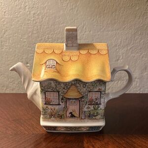 Sadler Made in England Cottage Teapot Rose Cottage